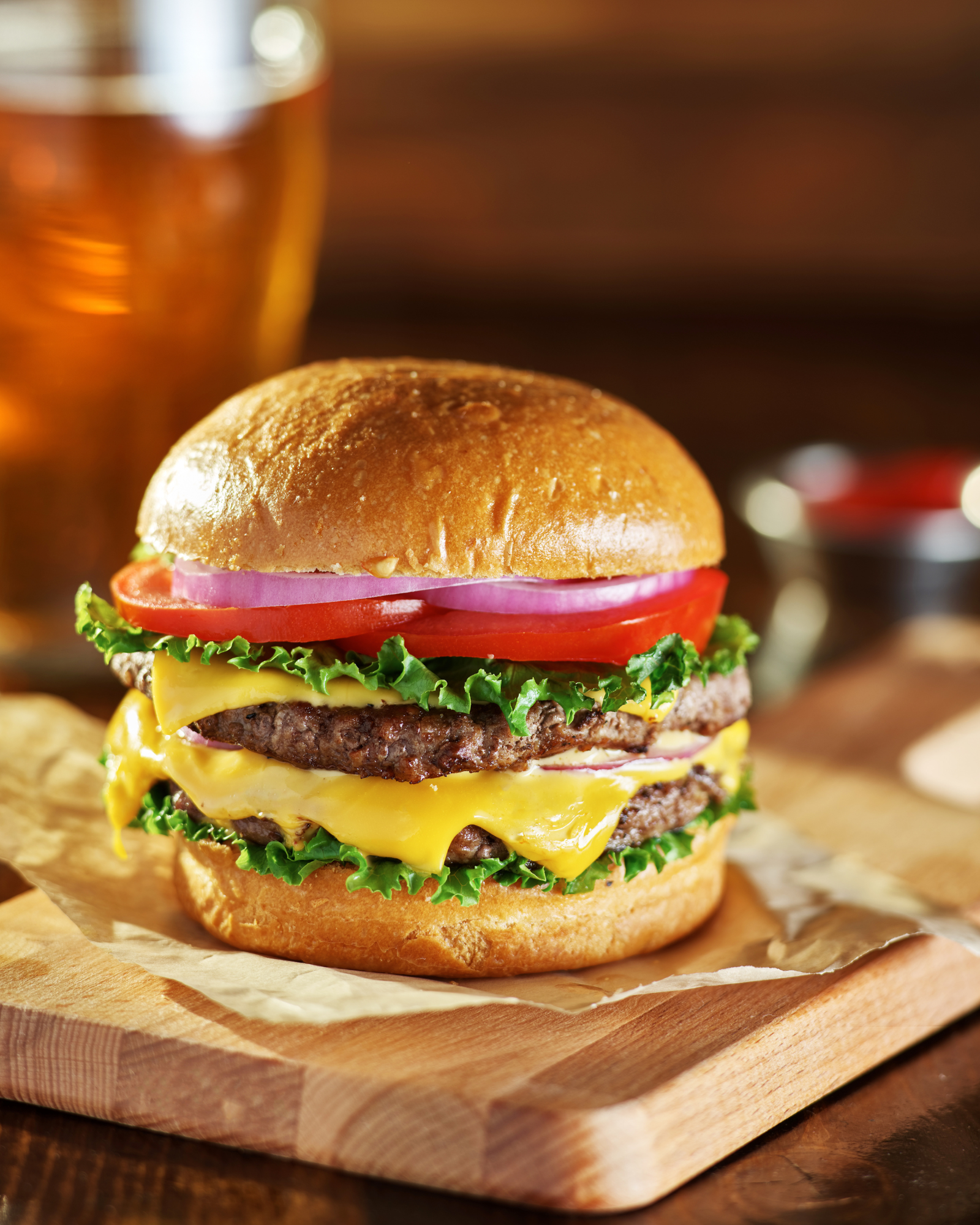 Hamburger Menü – Hamburger, Pommes, 1 Gratisgetränk